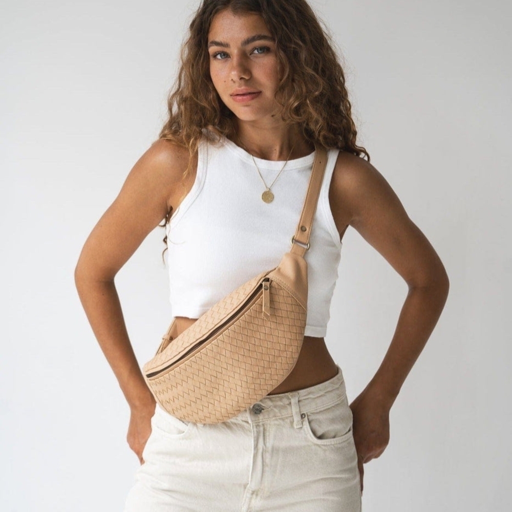 Mandrn Woven Atlas Bag In Sand